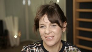 Sonja Schneider: Lektion - Die goldene Kugel Teil2 (38:46) Sonja Schneider: Lektion - Die goldene Kugel Teil2 (38:46)